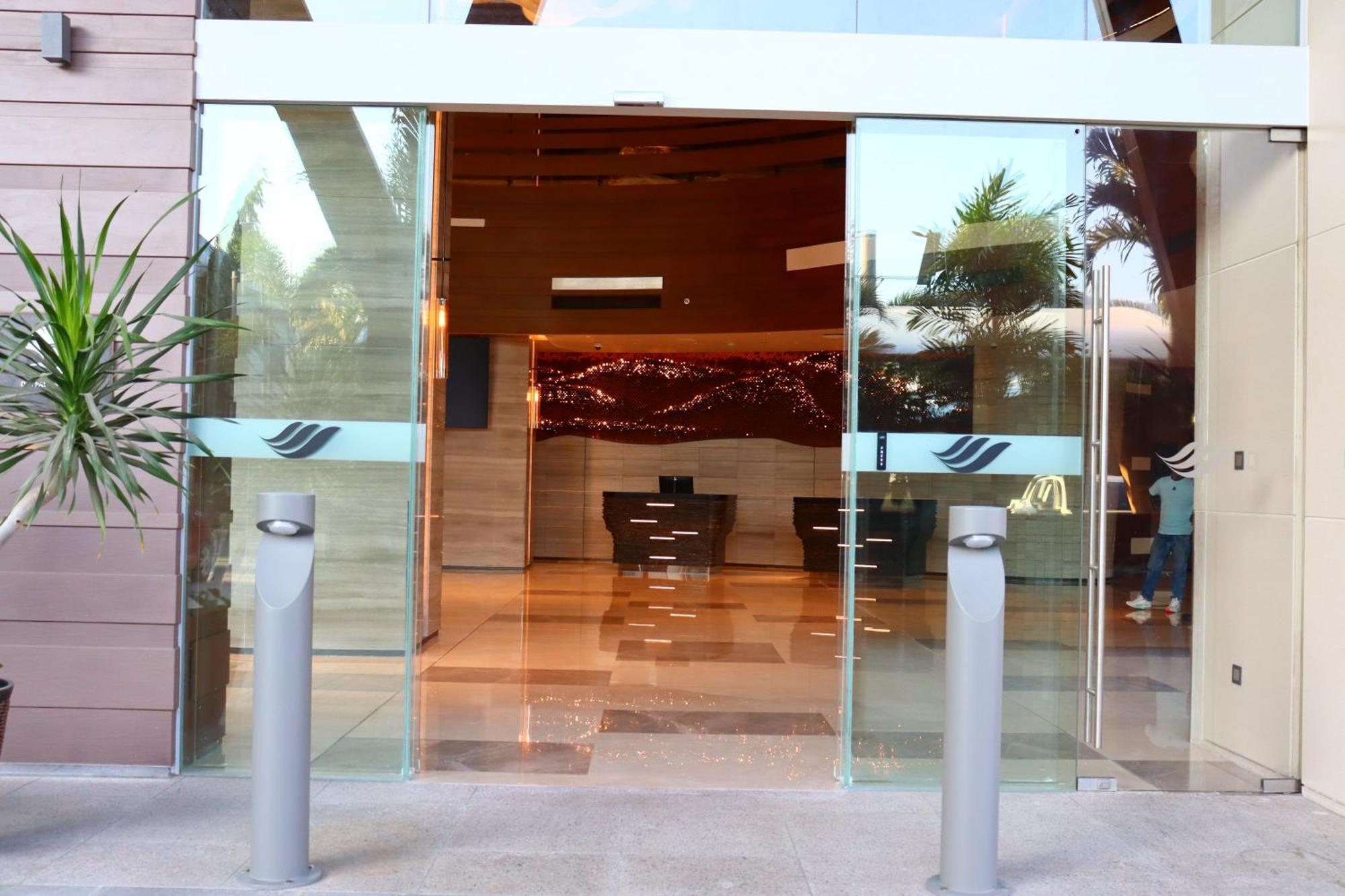 Palm Springs Hotel Дили Екстериор снимка