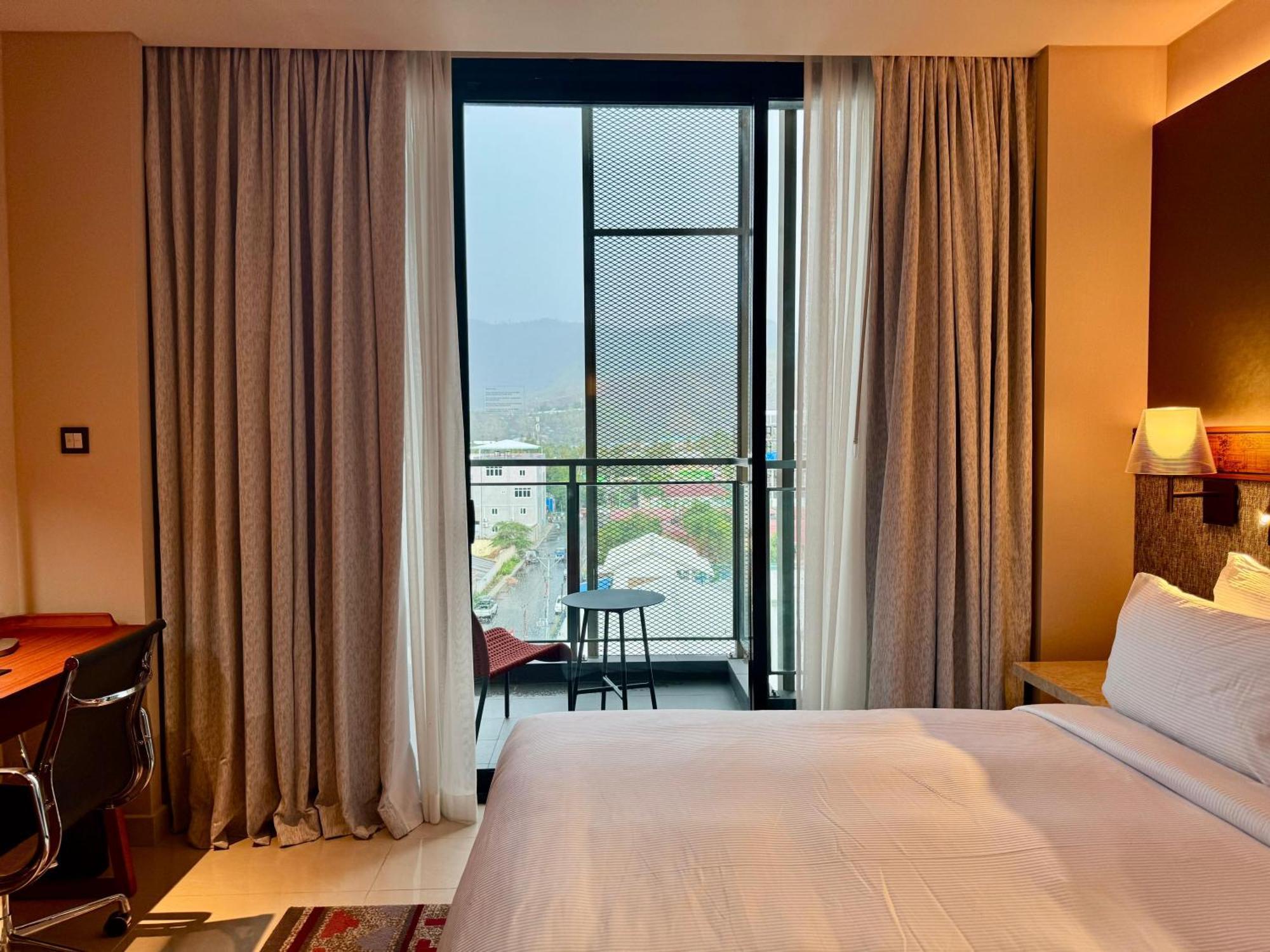 Palm Springs Hotel Дили Екстериор снимка