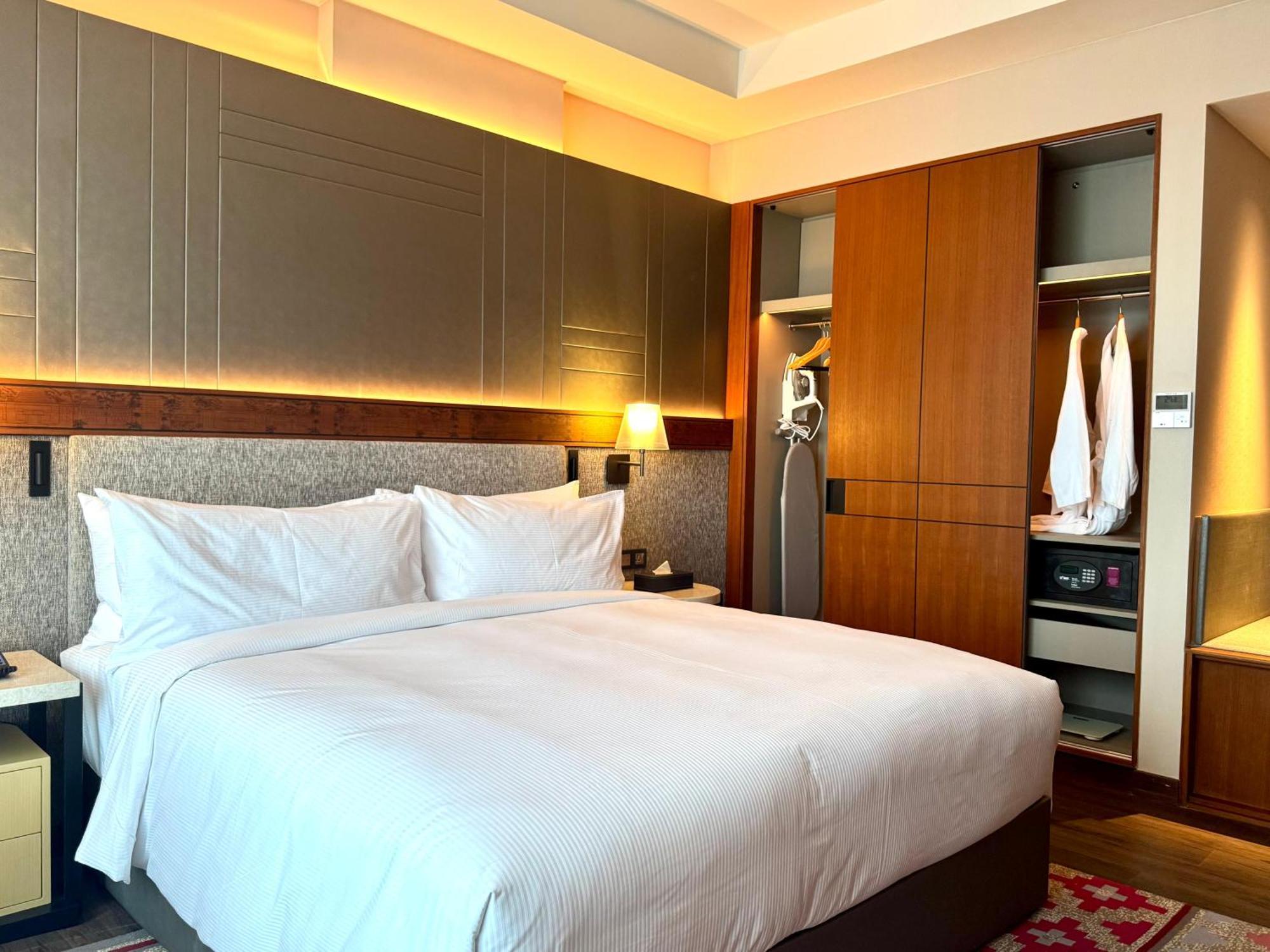 Palm Springs Hotel Дили Екстериор снимка